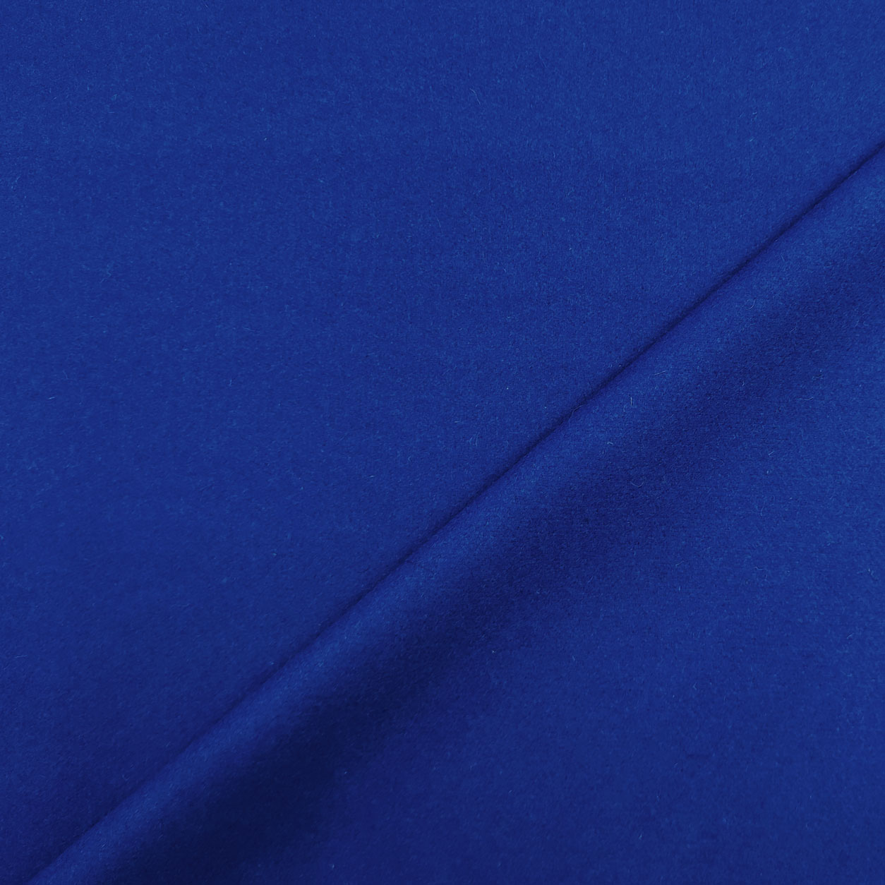 tessuto-cappotto-blu-elettrico