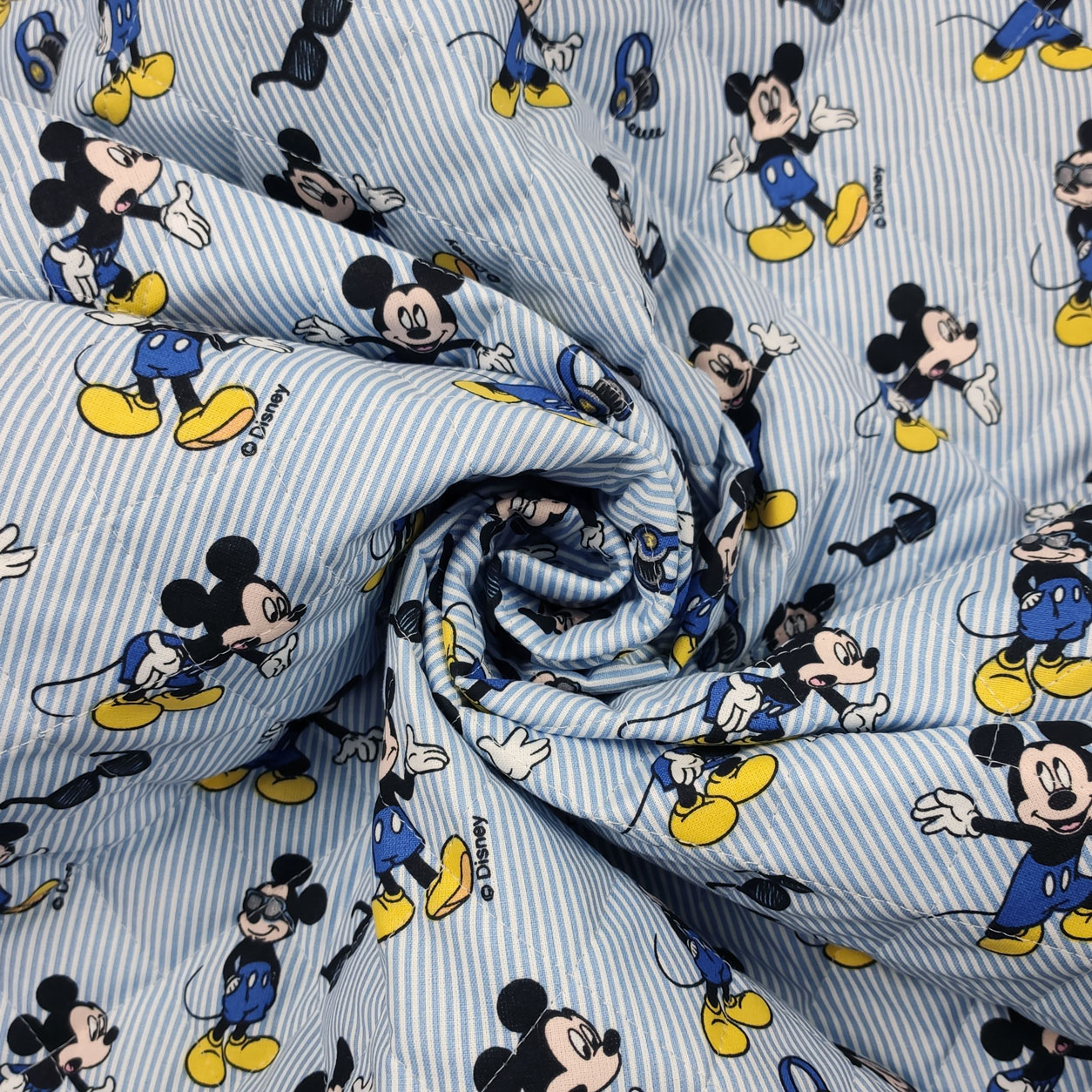 trapunta-con-topolino-con-righe-blu