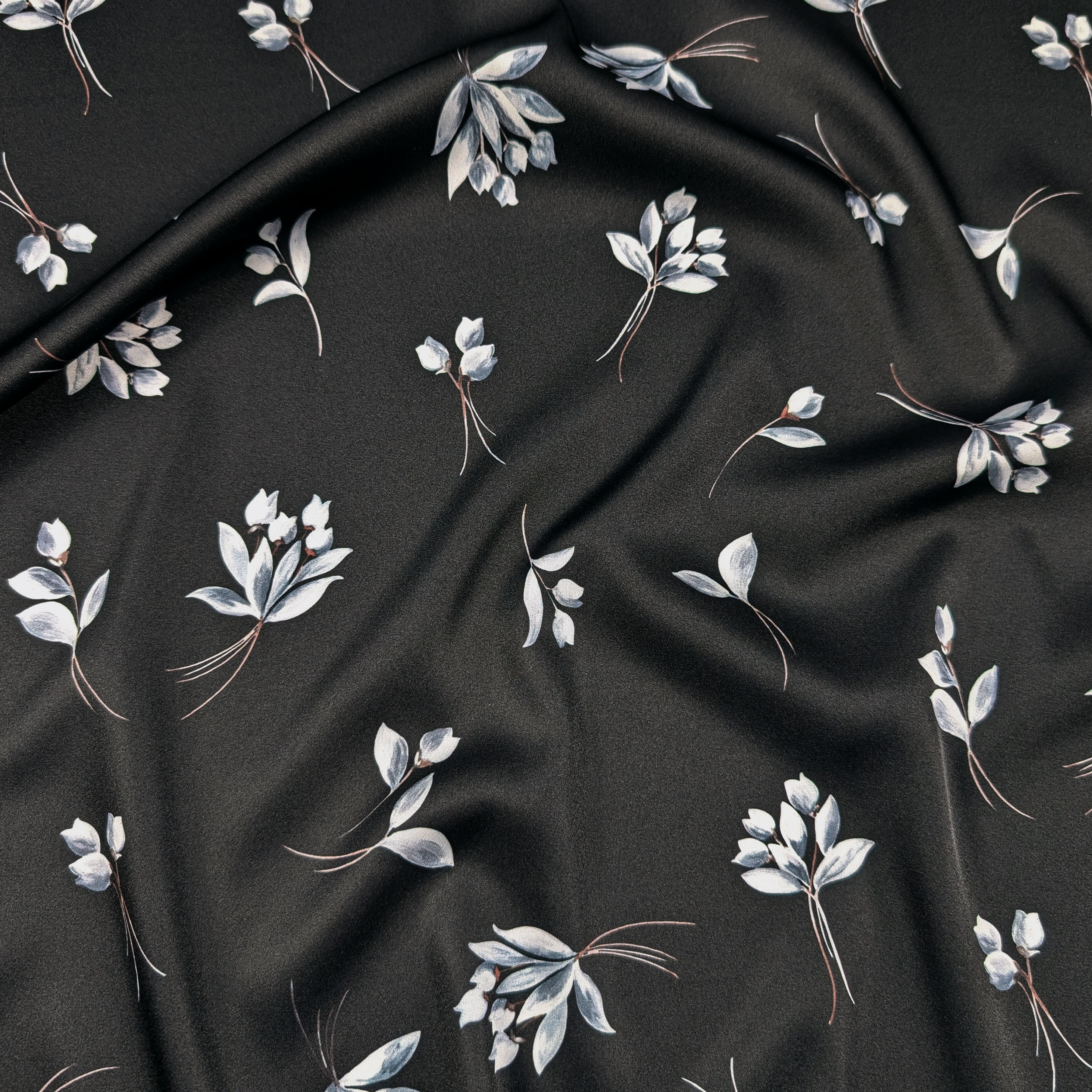 Raso Setato Alta Moda Nero Fantasia Floreale Image